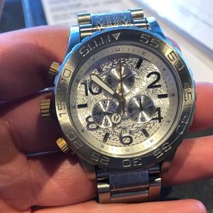 Custom face NIXON 42-20